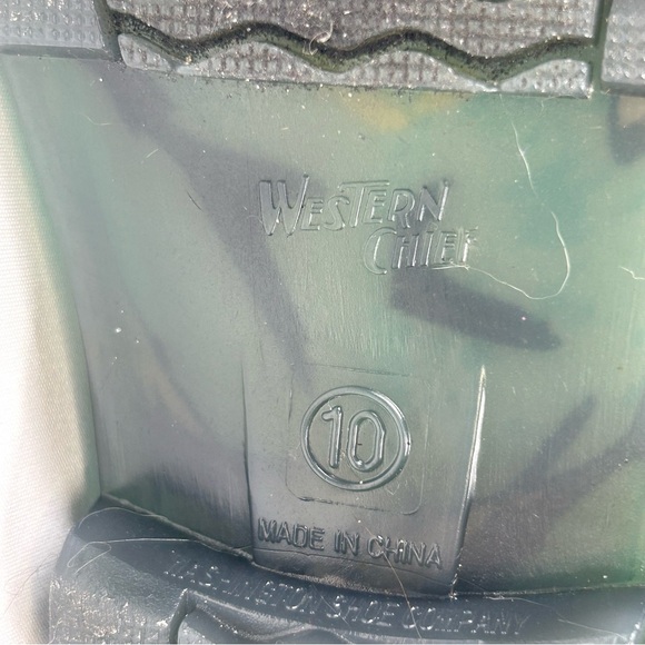 Western Chief Shark Chase Lighted Rain Boots Sz 10T - Picture 12 of 13